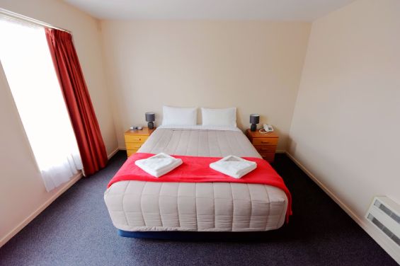 2-Bedroom Unit queen-size bed